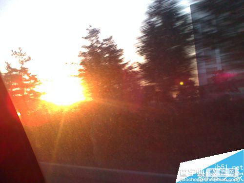 怎样在早晨乘车时捕捉美丽的朝阳画面?8