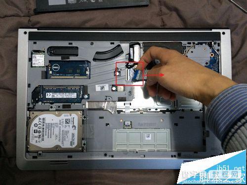 戴尔inspiron15 5547笔记本怎么拆机清灰?8