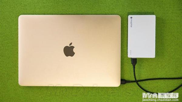 12寸新MacBook大秘密：USB-C接口支持移动电源为其充电1