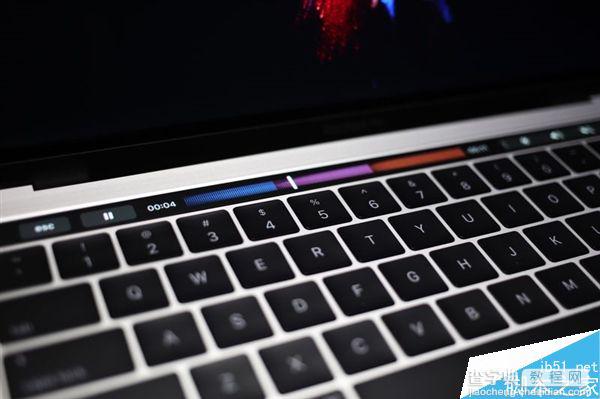 苹果全新Macbook Pro真机图赏和上手视频:触控屏逆天14