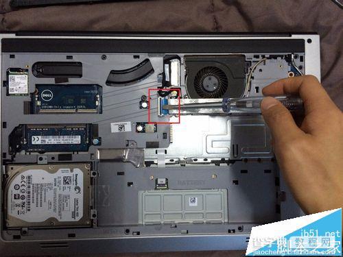 戴尔inspiron15 5547笔记本怎么拆机清灰?7