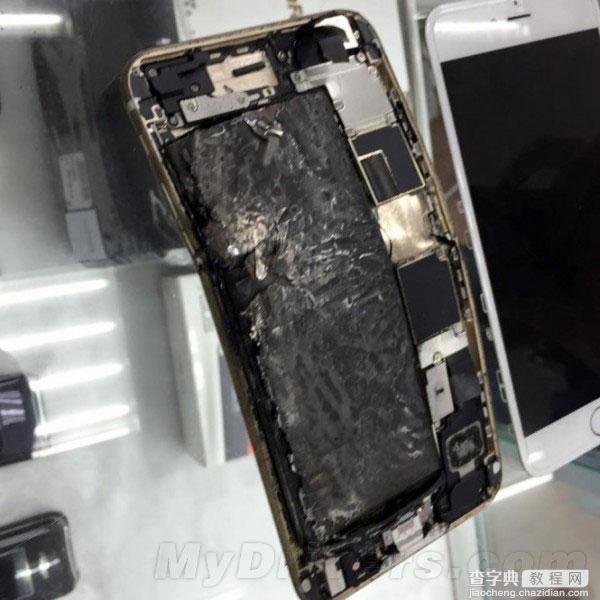 iPhone 6 Plus充电时爆炸 爆炸后手机一分为二3