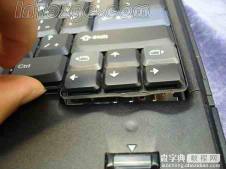 螺丝固定型笔记本键盘拆解4