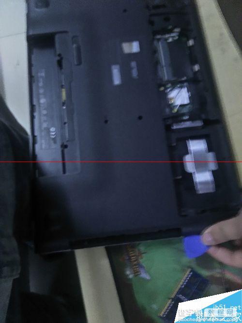 笔记本怎么安装固态硬盘同时保留机械硬盘？10