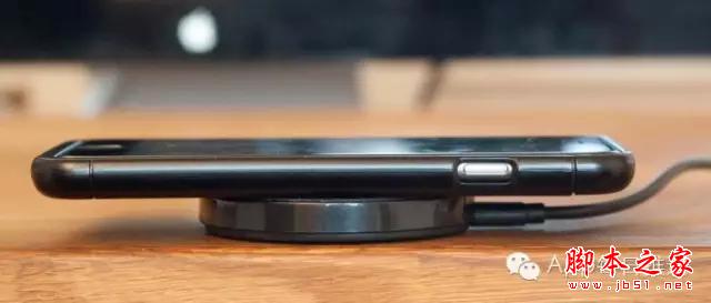 用一个超薄保护壳就能给iPhone无线充电，轻松搞定！5