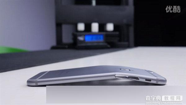 视频：iPhone 6S后壳抗压测试 巨硬不会再弯曲3