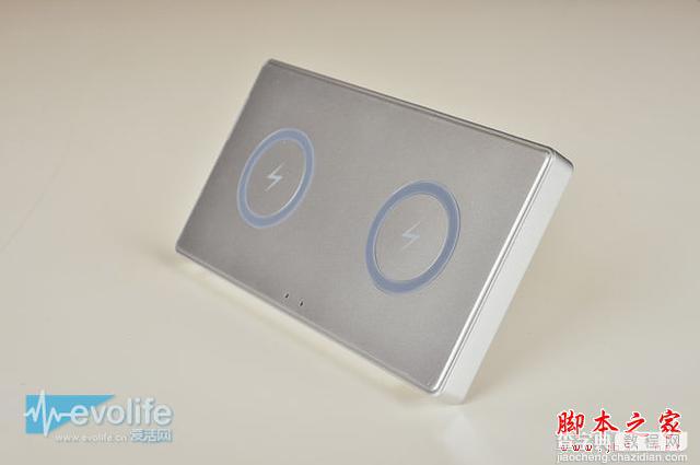 再也不想碰那些USB线缆了 自从用上LUXA2 TX-200无线充电板后2