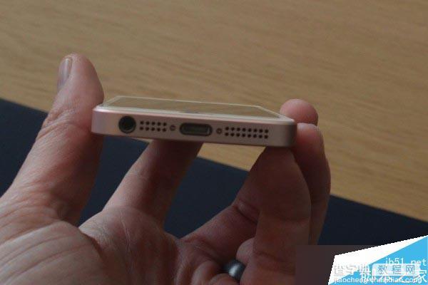 苹果iPhoneSE真机上手图赏 外观和iPhone5S一个样9