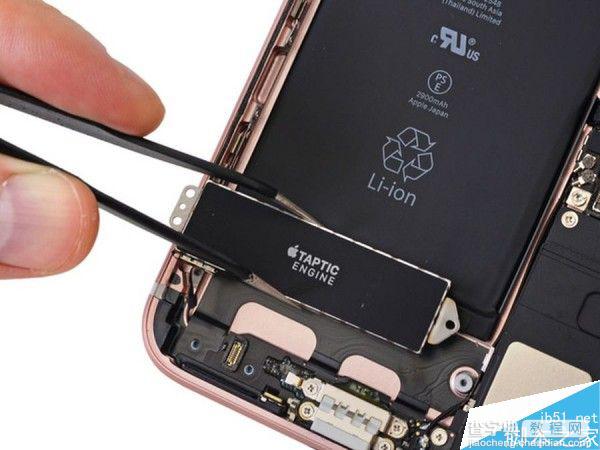 iPhone7 Plus究竟有多大的电池?iPhone7Plus电池容量大小1