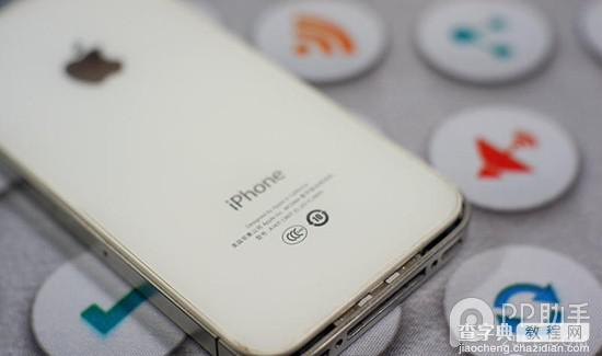 手把手教你更换iPhone4s电池教程4