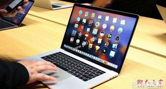 MacBook Pro有几种颜色 苹果全新MacBook Pro银色和太空灰色哪个颜色好看6