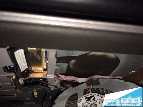 戴尔inspiron15 5547笔记本怎么拆机清灰?12