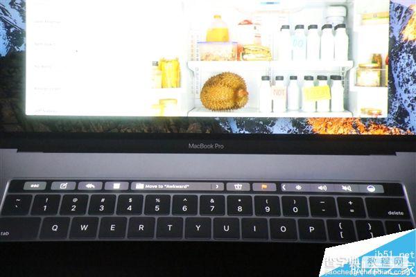 苹果全新MacBook Pro笔记本亮相:OLED触摸条大亮！24