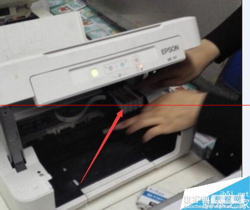 爱普生打印机怎么更换墨盒？4
