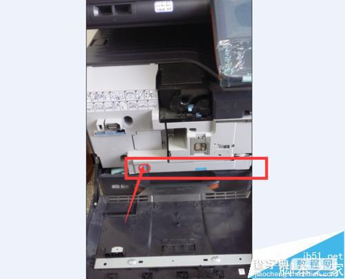 京瓷TASKalfa4500i复印机怎么清理废粉盒废粉？4