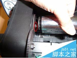 北洋条码2100e打印机怎么自己更换色带?5