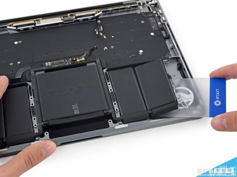 13寸Touch Bar版Macbook Pro拆解图赏:毫无维修价值39