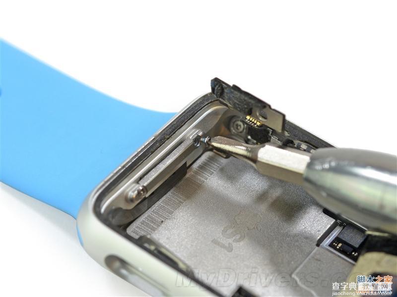 38毫米表盘的运动版apple watch详尽拆解：电池太失望了39