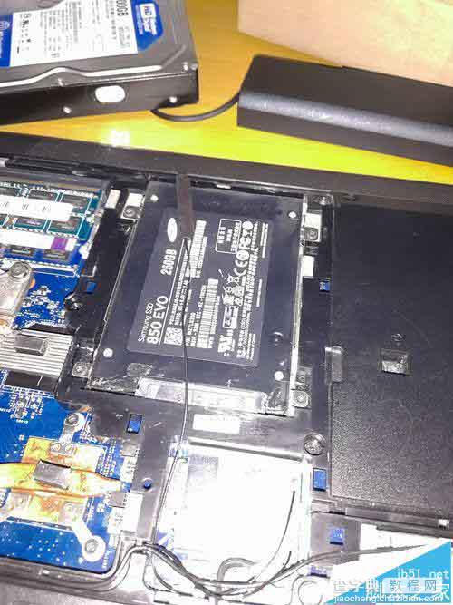 ThinkPad E531怎么拆机安装WWAN网卡?2