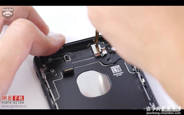 iPhone7做工怎么样 苹果iPhone7拆机全过程图解评测34