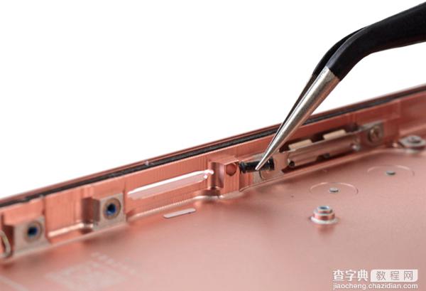 iPhone7 Plus做工如何？苹果iPhone7 Plus玫瑰金色拆机图解评测全过程37