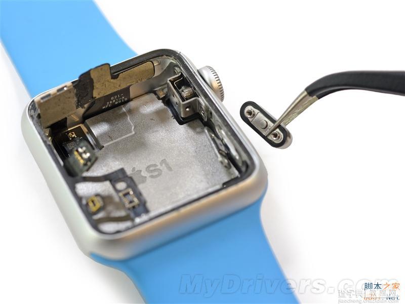38毫米表盘的运动版apple watch详尽拆解：电池太失望了38