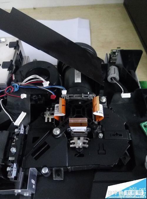 松下PT UX220投影仪怎么拆机?9