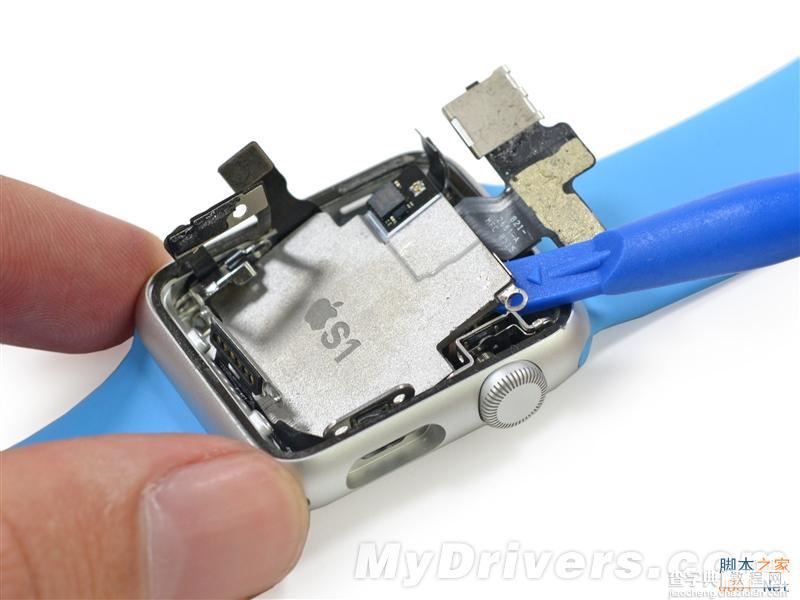 38毫米表盘的运动版apple watch详尽拆解：电池太失望了43
