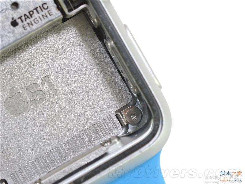 38毫米表盘的运动版apple watch详尽拆解：电池太失望了24