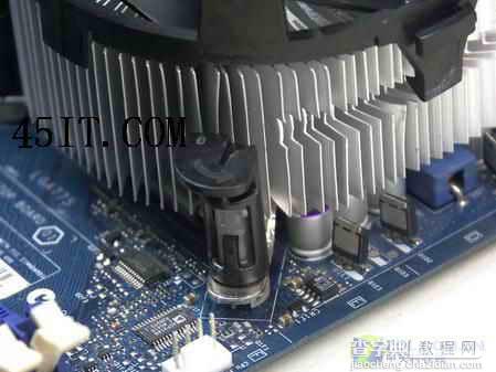 intel LGA 775 CPU散热器安装图解5