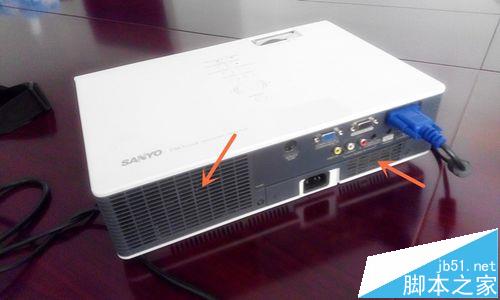 SANYO PLC-XU1000C多媒体投影仪该怎么使用?5