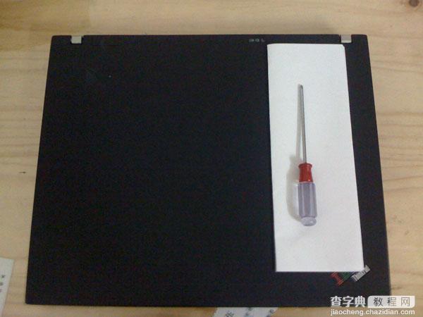 笔记本T60拆机，安装内存等图解教程1