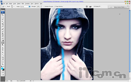 Photoshop给人物脸部加上超酷的蓝色电流17