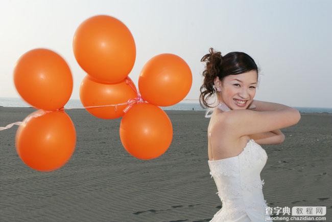 Photoshop将海景婚片调制出柔美的蓝橙色的背景1