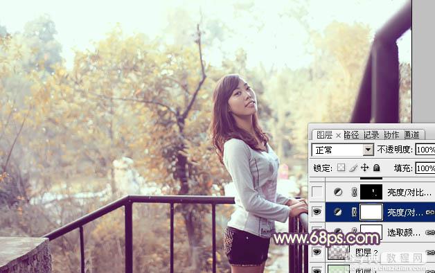 Photoshop将景区人物图片调制出淡淡的蓝黄秋季色24