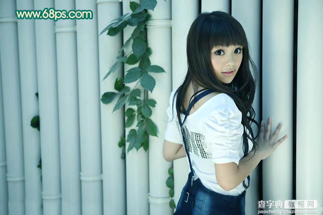 Photoshop将美女图片调出淡淡的古典青色调5