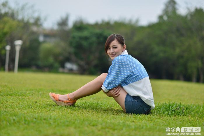 Photoshop将草地上的美女打造甜美的淡调蓝黄色1