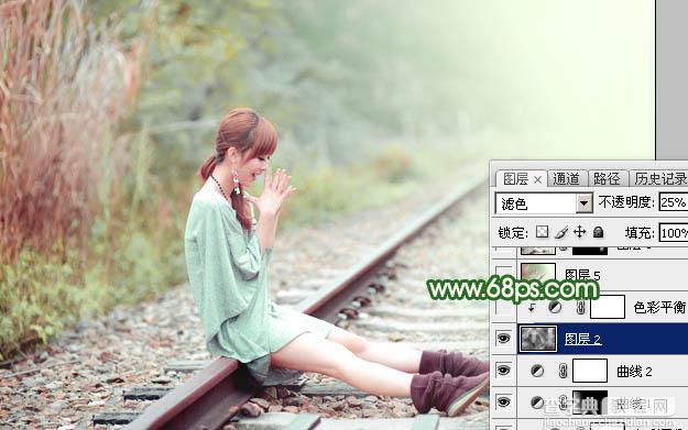 Photoshop为坐在铁轨的美女加上甜美的淡调粉绿色35