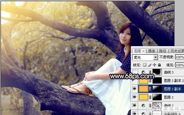 Photoshop调出秋季黄褐色树干上的美女图片28