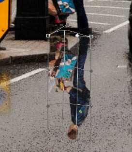 Photoshop将街道图片调出雨水湿润的路面32