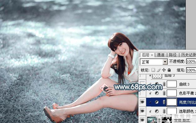 Photoshop调出唯美的秋季淡蓝色草地上美女图片33