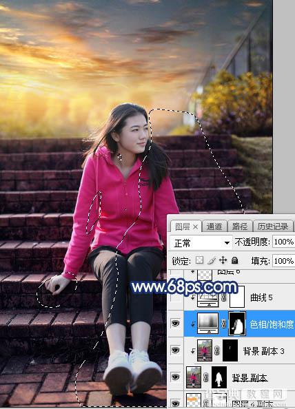 Photoshop调制出给漂亮的霞光古建筑边人物图片25