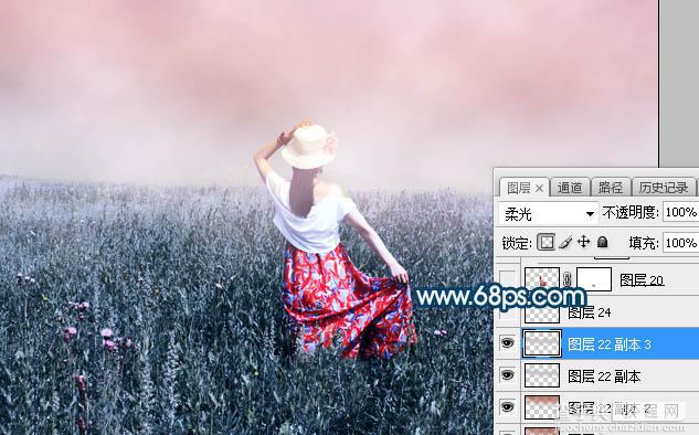 Photoshop将草原人物图片打造出唯美的蓝红色特效30