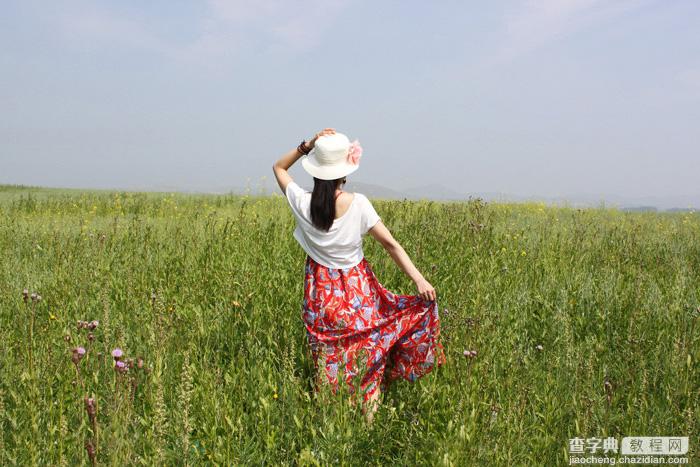 Photoshop为草原人物图片打造秋季暗褐色特效1