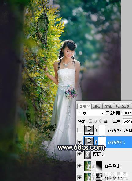 Photoshop调制出秋季暗蓝色逆光效果树边人物图片5