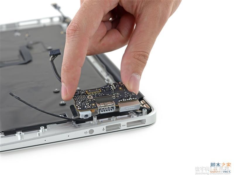 13寸和11寸全新MacBook Air完全拆解(图):偷懒最高境界！18